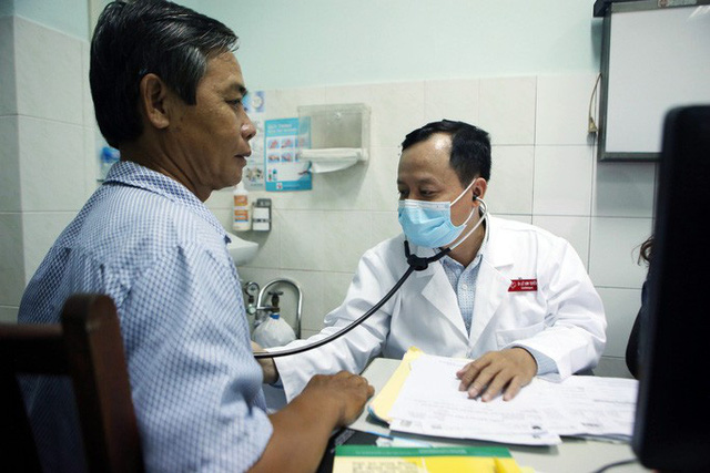 Cần có lộ trình điều chỉnh mức đóng BHYT - Ảnh 1. Cần có lộ trình điều chỉnh mức đóng BHYT - Ảnh 1.