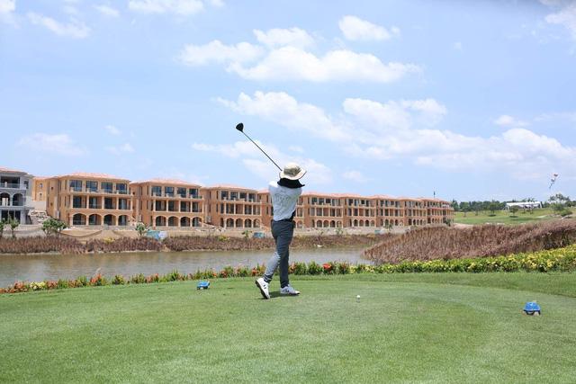 Ra mắt khu biệt thự cao cấp trong lòng sân golf hàng đầu tại Hà Nội - Ảnh 1. Ra mắt khu biệt thự cao cấp trong lòng sân golf hàng đầu tại Hà Nội - Ảnh 1.
