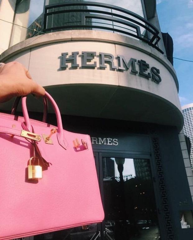 Đường dây làm giả túi Hermès Birkin có sự tham gia của cựu nhân viên hãng: 1 trong 3 đầu sỏ là người đang thường trú tại Việt Nam - Ảnh 1. Đường dây làm giả túi Hermès Birkin có sự tham gia của cựu nhân viên hãng: 1 trong 3 đầu sỏ là người đang thường trú tại Việt Nam - Ảnh 1.