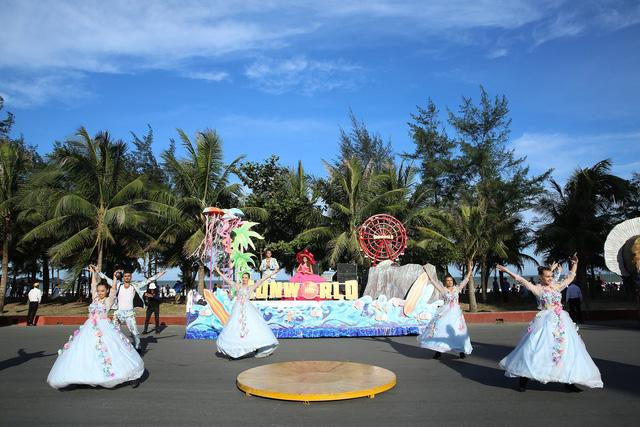 Sau Covid-19, du lịch Sầm Sơn bùng nổ với lễ hội Carnival đường phố - Ảnh 3. Sau Covid-19, du lịch Sầm Sơn bùng nổ với lễ hội Carnival đường phố - Ảnh 3.