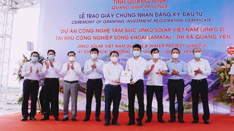 Quảng Ninh: Trao chứng nhận đầu tư cho dự án làm nguyên liệu pin mặt trời
