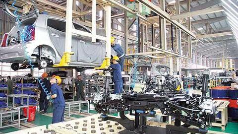 Xử lý kiến nghị về gia hạn nộp thuế, giảm lệ phí trước bạ ô tô sản xuất, lắp ráp trong nước
