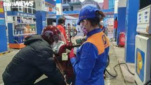 Giá xăng có thể tăng 320 - 630 đồng/lít vào ngày mai?