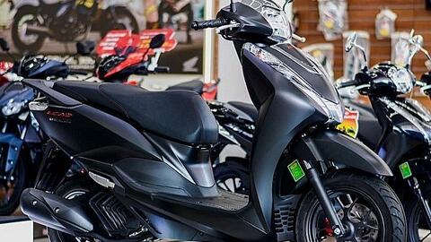 Giá xe máy Honda Lead mới nhất giữa tháng 2/2024: "Rẻ" bất ngờ, dân tình phấn khởi