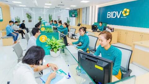 Gửi 200 triệu đồng tại BIDV kỳ hạn 24 tháng nhận lãi bao nhiêu tiền?