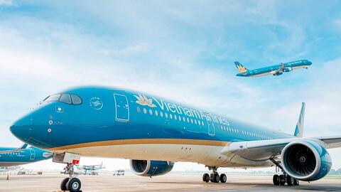 Vietnam Airlines lần đầu tiên có doanh thu năm vượt 100.000 tỷ, lãi lớn chưa từng có sau 4 năm lỗ liên tiếp