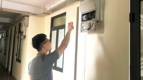 Người thuê trọ “co kéo” trước giá điện mới