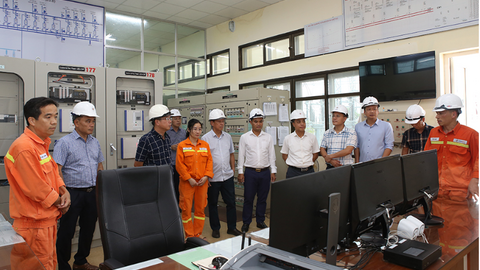 Chủ động ứng phó với siêu bão Yagi, tập trung cao độ để đảm bảo truyền tải điện an toàn