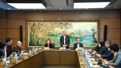 Tổng Bí thư: Tăng trưởng nhưng hết tháng hết tiền hoặc ốm đau thì cuộc sống không vui