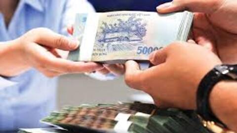 Ngân hàng chạy đua huy động vốn khi tín dụng bứt tốc