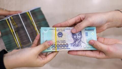 HIO phát hành quyền mua, CTX trả cổ phiếu; HU4, DAD, APF, HMD trả cổ tức