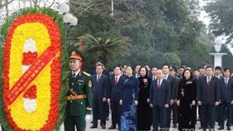 Lãnh đạo Thành phố Hồ Chí Minh dâng hương các Anh hùng liệt sỹ nhân dịp Tết Bính Ngọ 2026