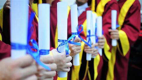 Quy định điều kiện được phong tặng danh hiệu Tiến sĩ danh dự, Giáo sư danh dự