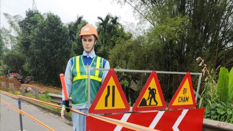 Cao tốc Yên Bái - Lào Cai: Đặt thêm hàng rào tôn, hình nộm, mũi tên phản quang cảnh báo an toàn khi thi công