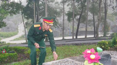 Lãnh đạo TP Huế dâng hoa, dâng hương tại Nghĩa trang liệt sĩ thành phố nhân kỷ niệm 51 năm Ngày giải phóng TP Huế