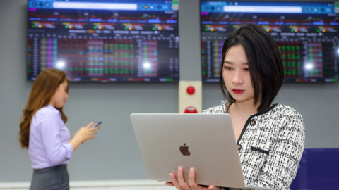 Thị trường chứng khoán Việt Nam tháng 4: Chờ “gió đông” để xác lập xu hướng mới