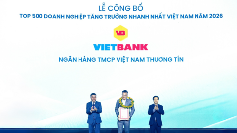 Vietbank lần thứ 7 liên tiếp được vinh danh trong FAST500 và Top 50 doanh nghiệp tăng trưởng xuất sắc