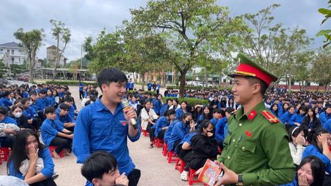 Cảm hóa, đồng hành với người trẻ từ mô hình “3 cùng với thanh niên”