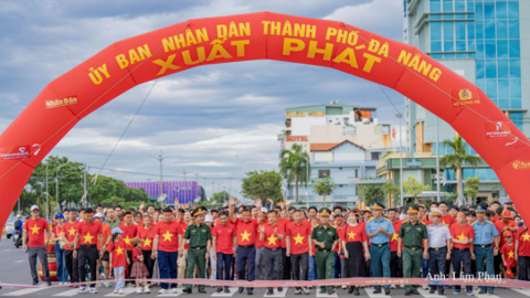 Đà Nẵng: 22.000 người dân hưởng ứng đi bộ 'Cùng Việt Nam tiến bước'