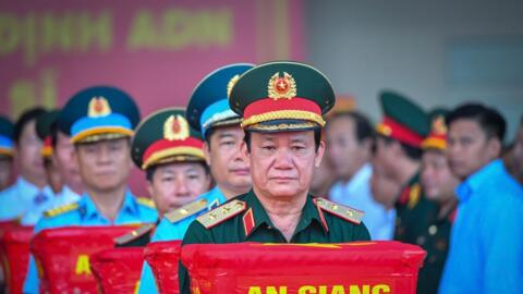 Chuyến bay đặc biệt mang hy vọng cho nhiều thân nhân liệt sĩ