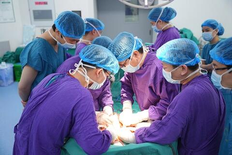 <a href="/xuc-tien" title="Xúc tiến" rel="dofollow">Xúc tiến</a>