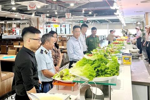 Bộ Y tế cam kết tăng cường quản lý an toàn thực phẩm, đề xuất tăng nặng xử phạt