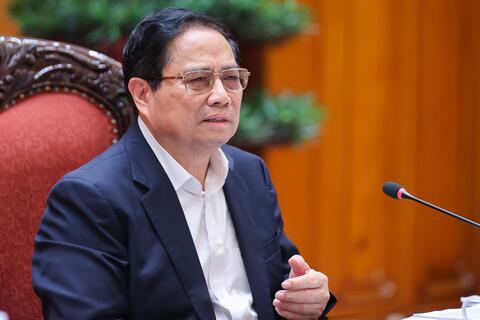 Thủ tướng yêu cầu xử lý loạt nhiệm vụ về cấp sổ đỏ, y tế, giáo dục… sau sắp xếp bộ máy