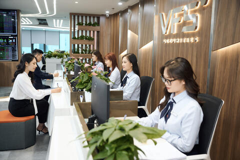 Thị trường chứng khoán trước ngưỡng thử thách mới