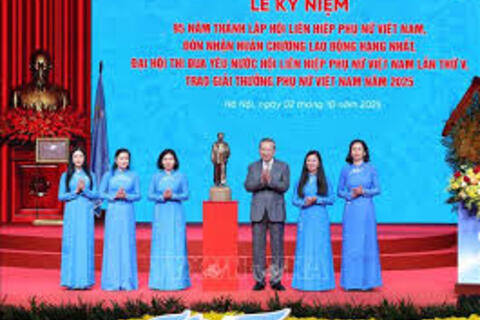 Phụ nữ Việt Nam: 95 năm ghi đậm dấu ấn kiên trung, nhân ái, đảm đang, bất khuất