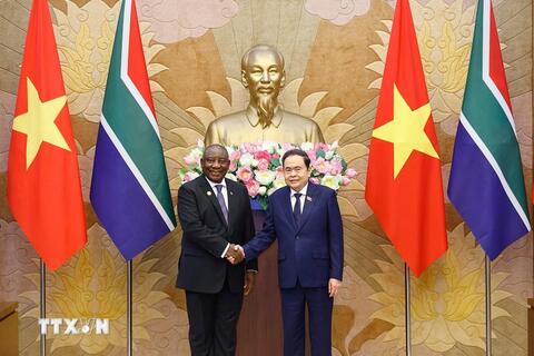 Chủ tịch Quốc hội hội kiến Tổng thống Nam Phi Matamela Cyril Ramaphosa