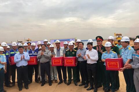 <a href="/kinh-te" title="Kinh tế" rel="dofollow">Kinh tế</a>