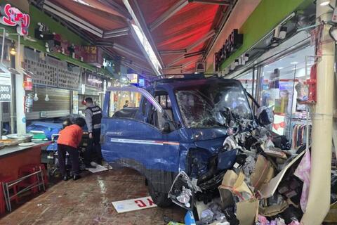 <a href="/the-gioi" title="Thế giới" rel="dofollow">Thế giới</a>