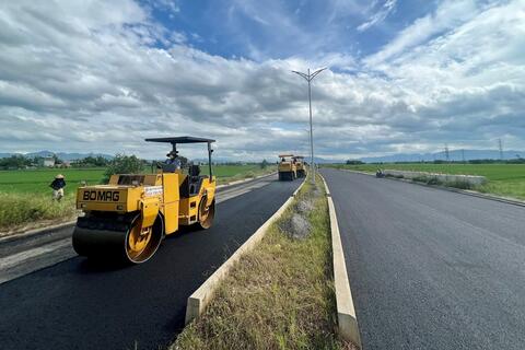 “Dồn sức” giải ngân vốn đầu tư công chặng nước rút