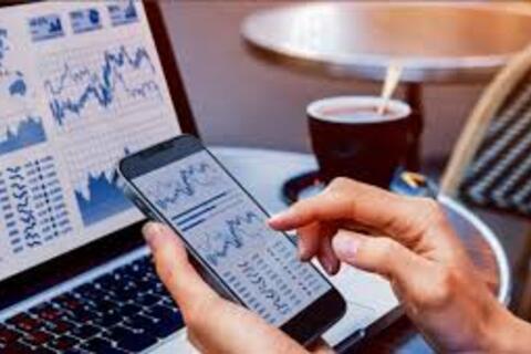 Thoái vốn dồn dập, thị trường chứng khoán tháng 12 vào cao điểm