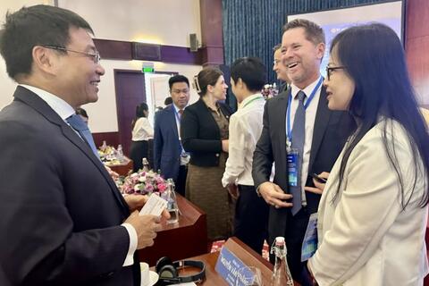 <a href="/tai-chinh" title="Tài chính" rel="dofollow">Tài chính</a>