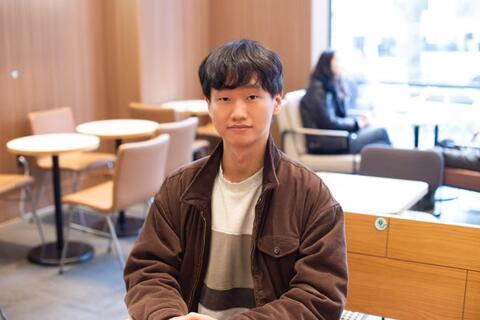 Nhà nghiên cứu Hàn Quốc giải được bài toán 'ghế sofa di động' tồn tại suốt 60 năm