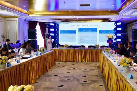 <a href="/dau-tu" title="Đầu tư" rel="dofollow">Đầu tư</a>