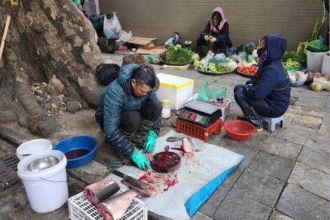 Giải tỏa “chợ cóc”