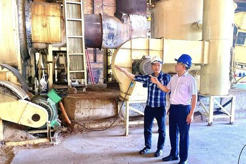 <a href="/dau-tu" title="Đầu tư" rel="dofollow">Đầu tư</a>