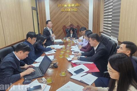 <a href="/dau-tu" title="Đầu tư" rel="dofollow">Đầu tư</a>