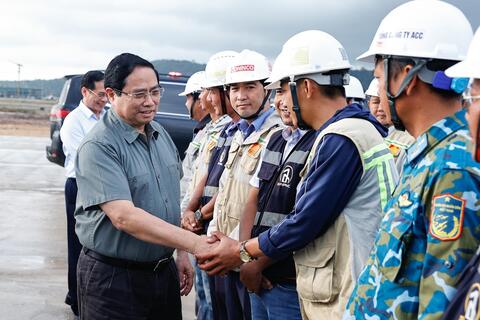 Thủ tướng kiểm tra các công trình, dự án trọng điểm phục vụ APEC 2027 tại Đặc khu Phú Quốc