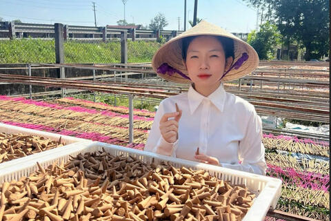 Cao điểm Tết, một shop hương trầm bán 2.000 đơn/ngày trên TikTok Shop