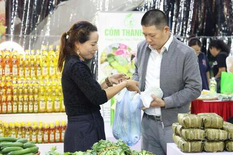 <a href="/thong-tin-thi-truong" title="Thông tin thị trường" rel="dofollow">Thông tin thị trường</a>