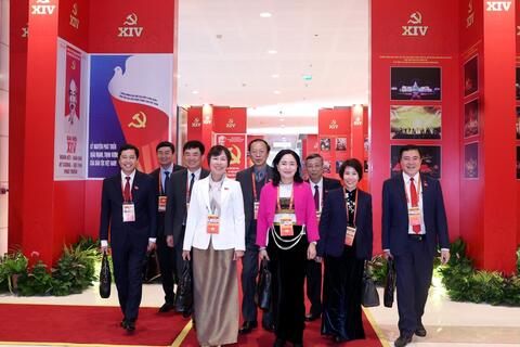 <a href="/tin-24h" title="Tin 24h" rel="dofollow">Tin 24h</a>