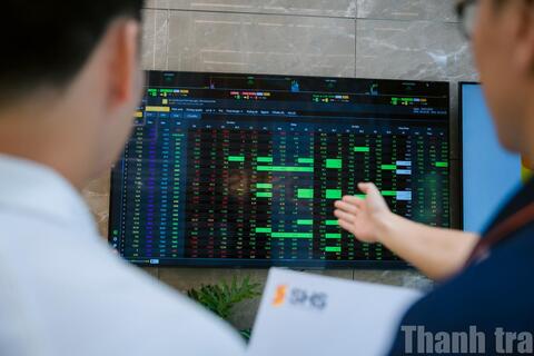 <a href="/chung-khoan2" title="Chứng khoán" rel="dofollow">Chứng khoán</a>