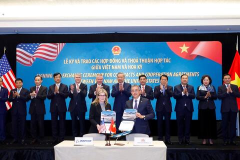 <a href="/xuc-tien" title="Xúc tiến" rel="dofollow">Xúc tiến</a>