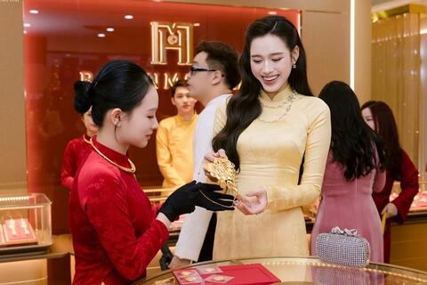 <a href="/thong-tin-thi-truong" title="Thông tin thị trường" rel="dofollow">Thông tin thị trường</a>