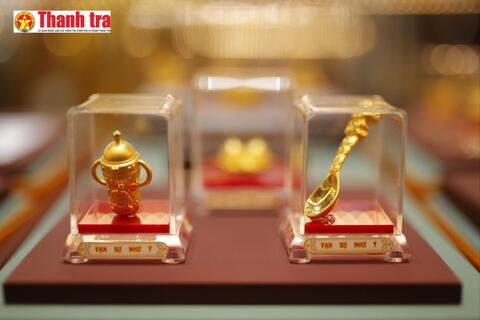 <a href="/thong-tin-thi-truong" title="Thông tin thị trường" rel="dofollow">Thông tin thị trường</a>