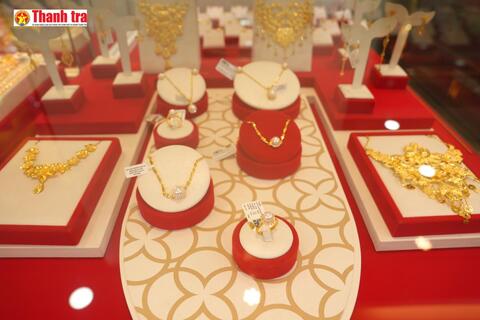 <a href="/thong-tin-thi-truong" title="Thông tin thị trường" rel="dofollow">Thông tin thị trường</a>