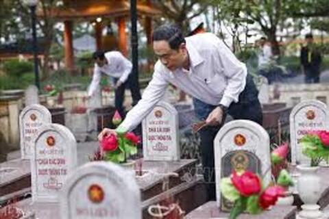 Chủ tịch Quốc hội Trần Thanh Mẫn tri ân các Anh hùng Liệt sỹ, Mẹ Việt Nam anh hùng tại Thành phố Hồ Chí Minh